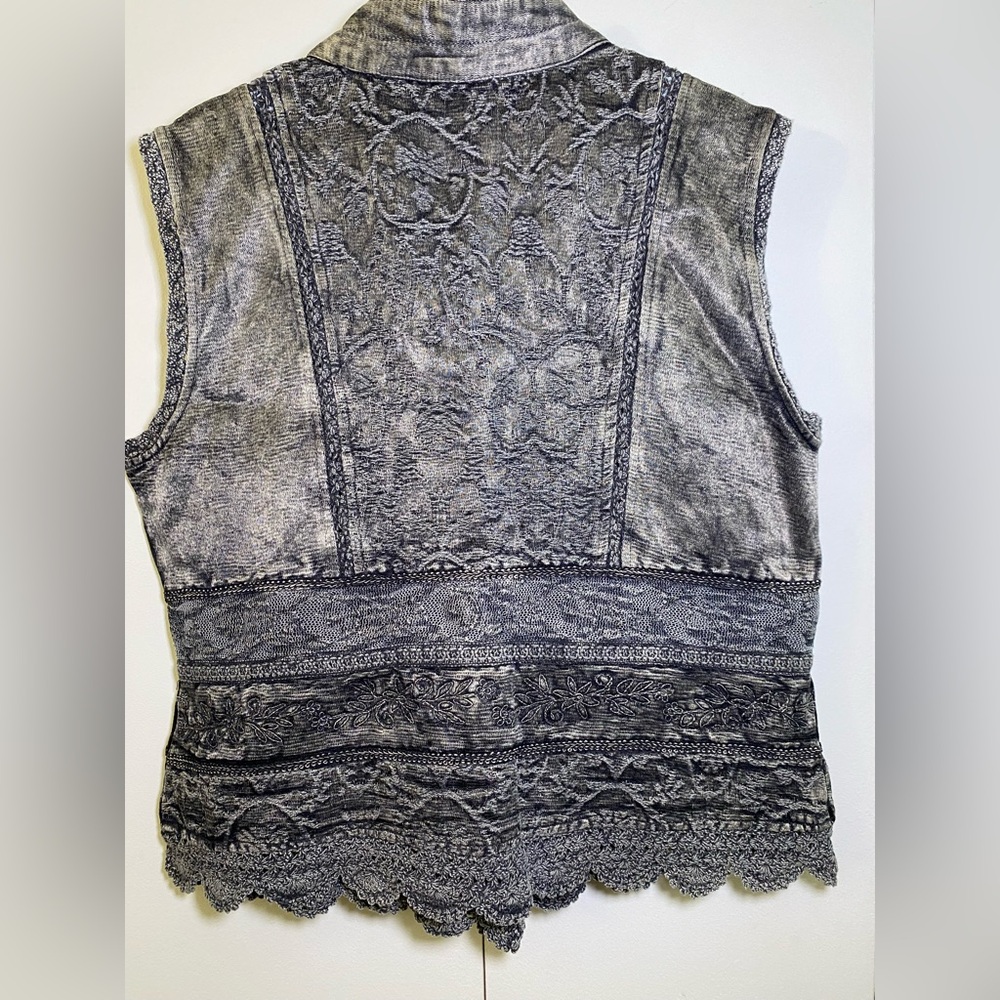 Flashback Vintage embroidered denim vest in a gray (Ptp 21”) - Picture 3 of 3